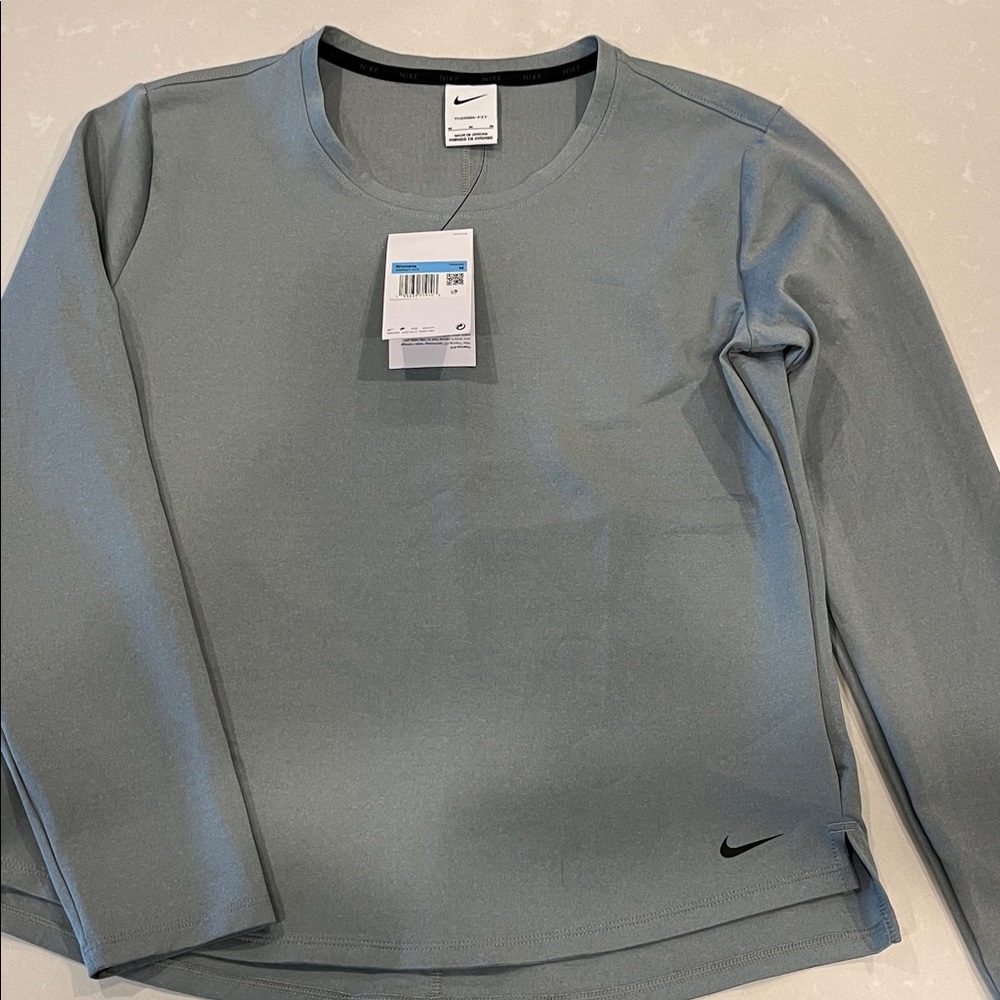 Nike Therma-FIT One
Women's Long-Sleeve Top